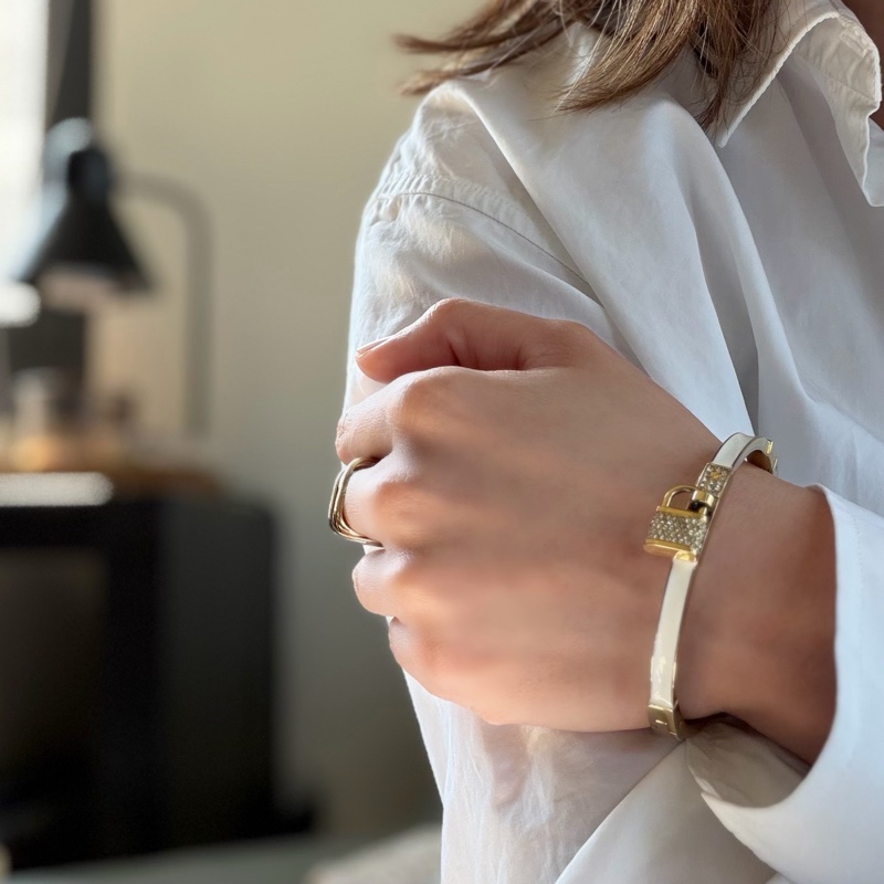 Michael Kors 鑽飾鎖頭手環-2