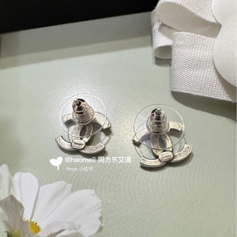 Chanel 24A圖騰雕刻耳環 迷你小尺寸 耳環-2