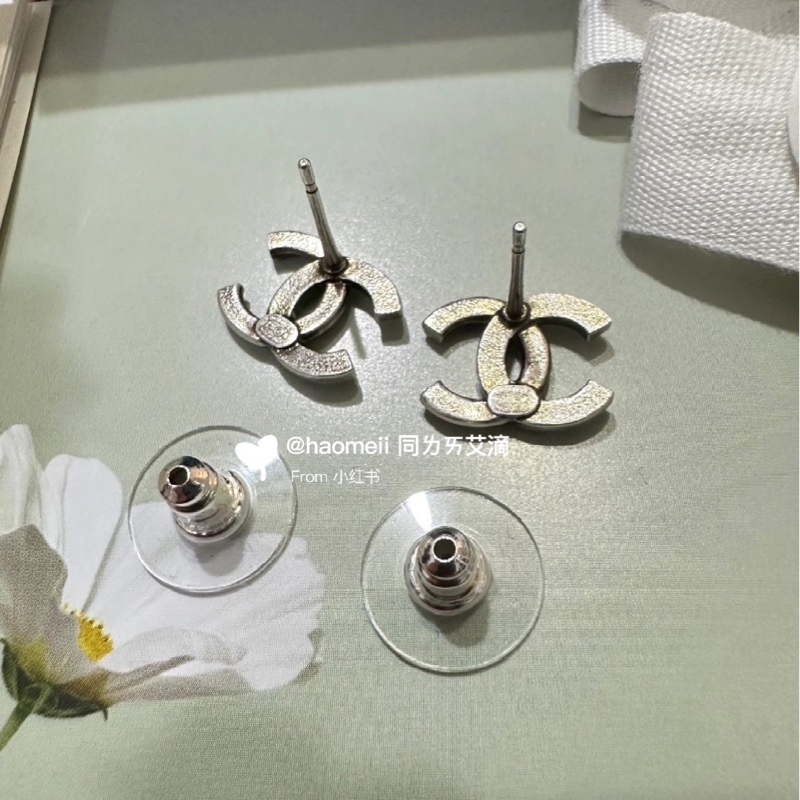 Chanel 24A圖騰雕刻耳環 迷你小尺寸 耳環-3