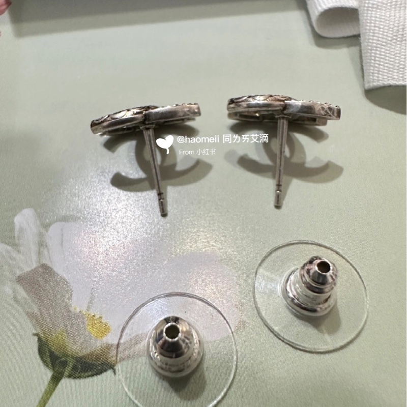 Chanel 24A圖騰雕刻耳環 迷你小尺寸 耳環-9