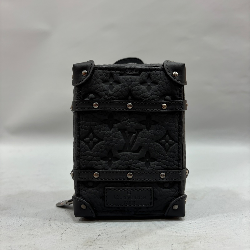 LV 黑顆粒牛皮壓紋Soft Trunk吊飾 袖珍軟箱旅行袋鑰匙圈掛飾-1