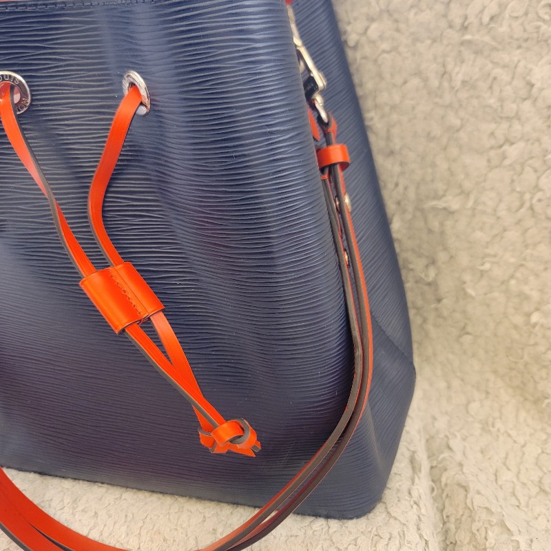 🎉斷捨離出清🎉LV Neonoe EPI水波紋 撞色斜背/肩背 水桶包-2