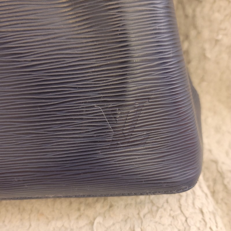 🎉斷捨離出清🎉LV Neonoe EPI水波紋 撞色斜背/肩背 水桶包-4