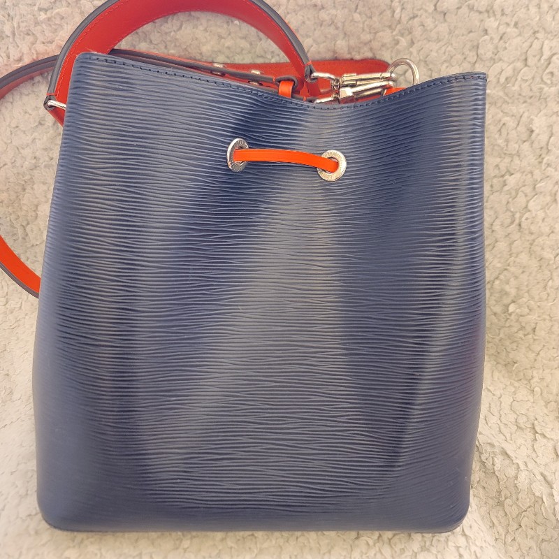 🎉斷捨離出清🎉LV Neonoe EPI水波紋 撞色斜背/肩背 水桶包-5