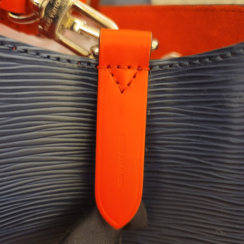 🎉斷捨離出清🎉LV Neonoe EPI水波紋 撞色斜背/肩背 水桶包-9