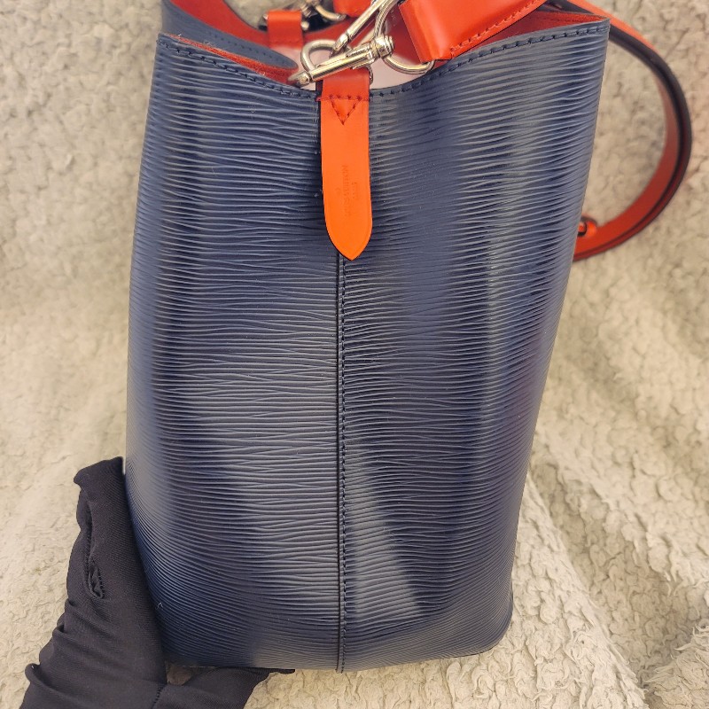 🎉斷捨離出清🎉LV Neonoe EPI水波紋 撞色斜背/肩背 水桶包-10