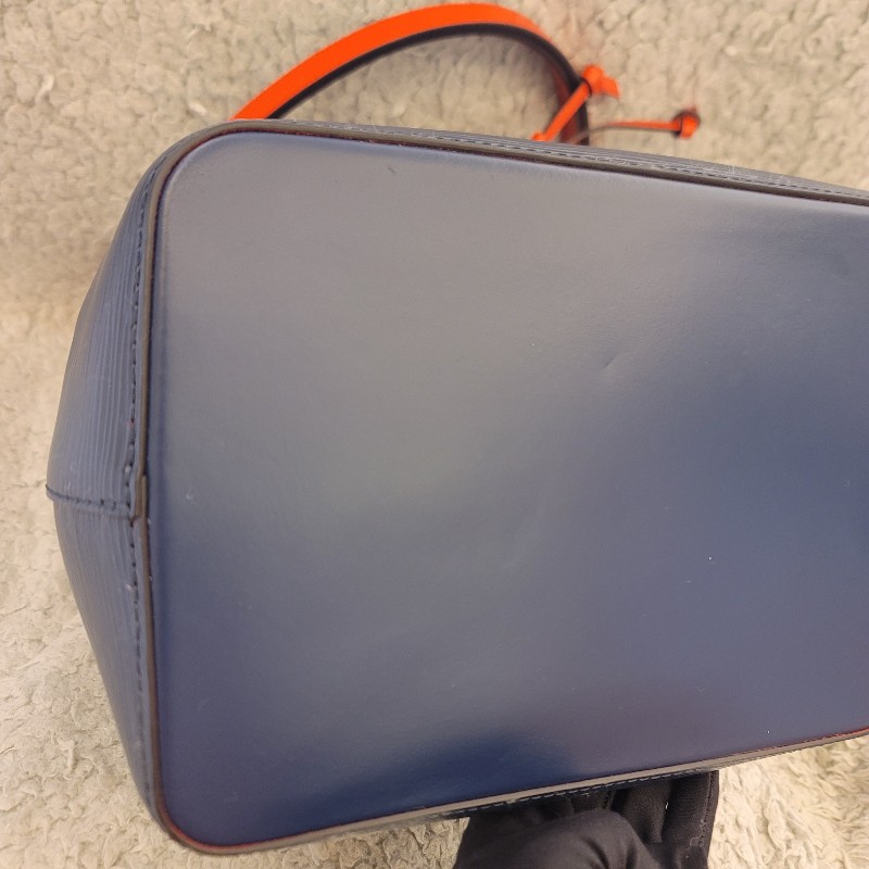 🎉斷捨離出清🎉LV Neonoe EPI水波紋 撞色斜背/肩背 水桶包-13