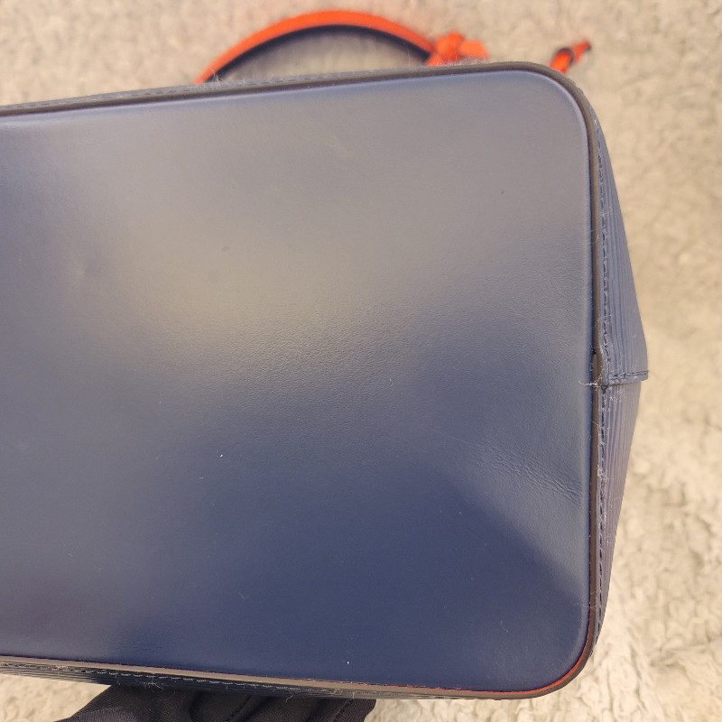 🎉斷捨離出清🎉LV Neonoe EPI水波紋 撞色斜背/肩背 水桶包-14