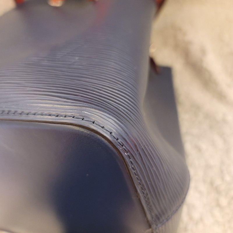 🎉斷捨離出清🎉LV Neonoe EPI水波紋 撞色斜背/肩背 水桶包-15