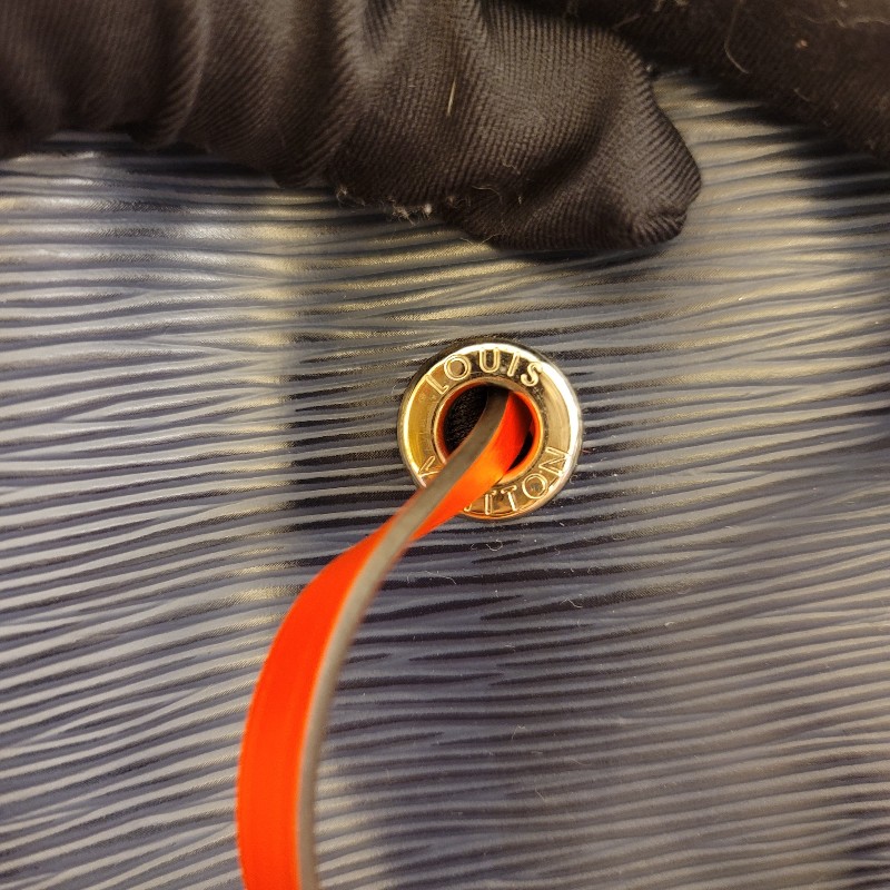 🎉斷捨離出清🎉LV Neonoe EPI水波紋 撞色斜背/肩背 水桶包-22