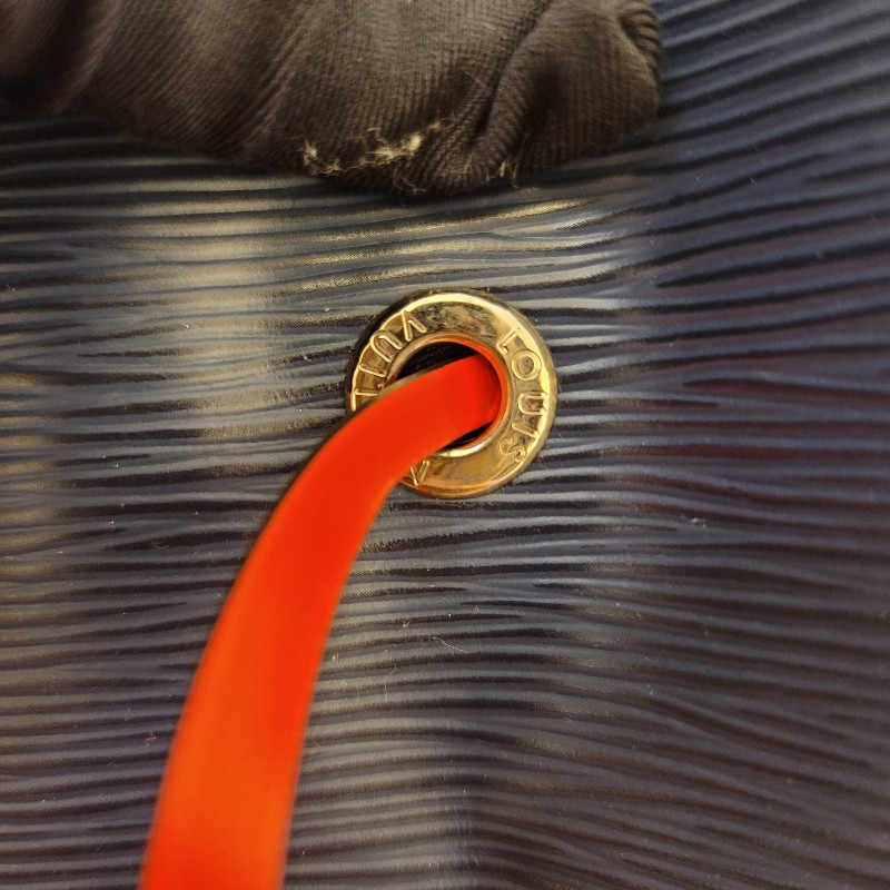 🎉斷捨離出清🎉LV Neonoe EPI水波紋 撞色斜背/肩背 水桶包-23