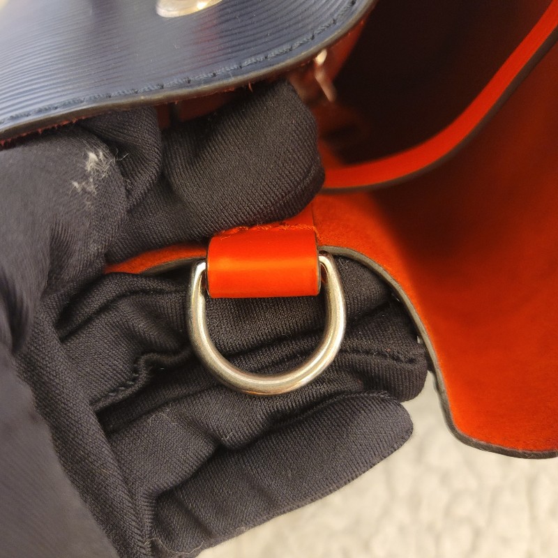 🎉斷捨離出清🎉LV Neonoe EPI水波紋 撞色斜背/肩背 水桶包-26