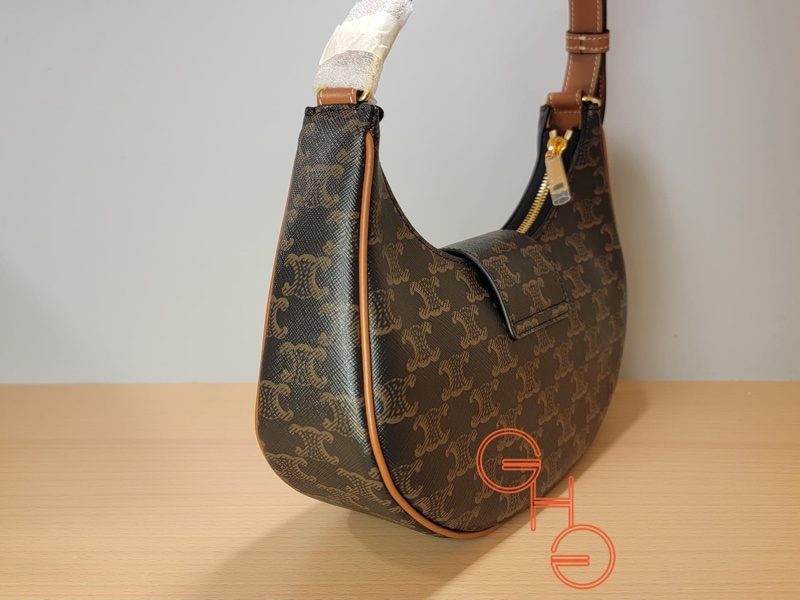 ❌ CELINE MEDIUM AVA TRIOMPHE BAG  ( Brand New )-1