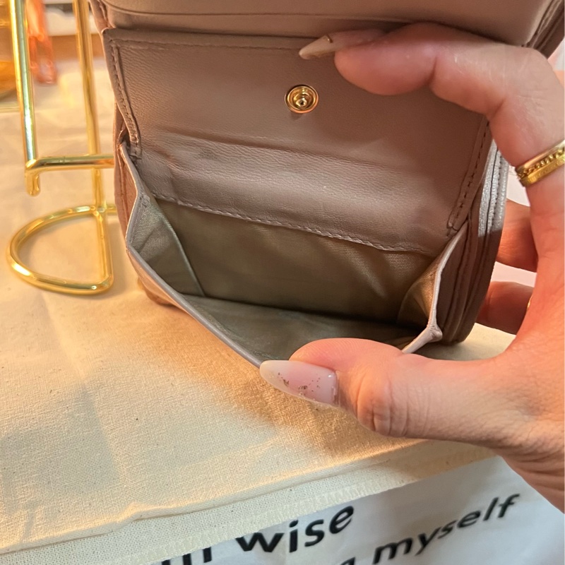 MIUMIU 抓皺羊皮 粉色女短夾 皺皺包-14