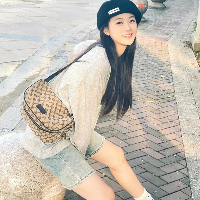 【售出】GUCCI 老花印花logo 胸包 腰包 男包-2