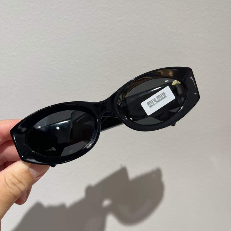 MIUMIU 趙露思同款椭圆形窄框，搭配金屬LOGO太陽眼鏡 全新全配-3