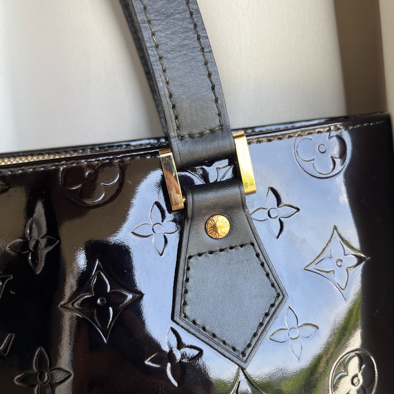 （七夕💌限時大特賣）（實品超美 有防塵袋）LV Vernis 黑老花 手提包 手拿包 皮跟五金都超亮✨-6