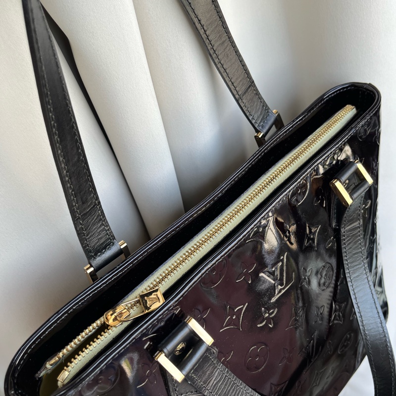 （七夕💌限時大特賣）（實品超美 有防塵袋）LV Vernis 黑老花 手提包 手拿包 皮跟五金都超亮✨-14