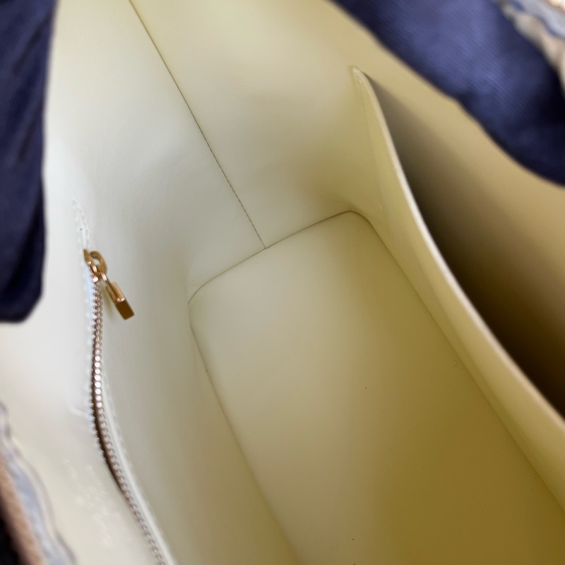 （七夕💌限時大特賣）（實品超美 有防塵袋）LV Vernis 黑老花 手提包 手拿包 皮跟五金都超亮✨-20