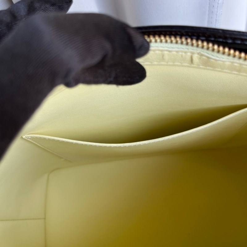 （七夕💌限時大特賣）（實品超美 有防塵袋）LV Vernis 黑老花 手提包 手拿包 皮跟五金都超亮✨-21