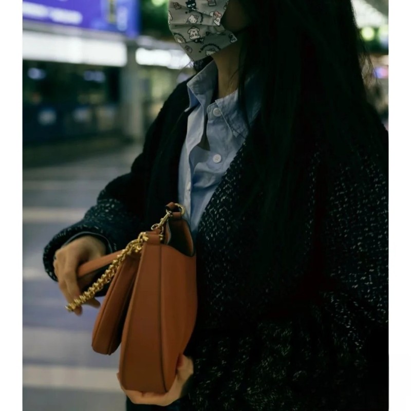 MCM  Travia 焦糖色腋下包 ♥(｡￫v￩｡)♥秒殺價-4