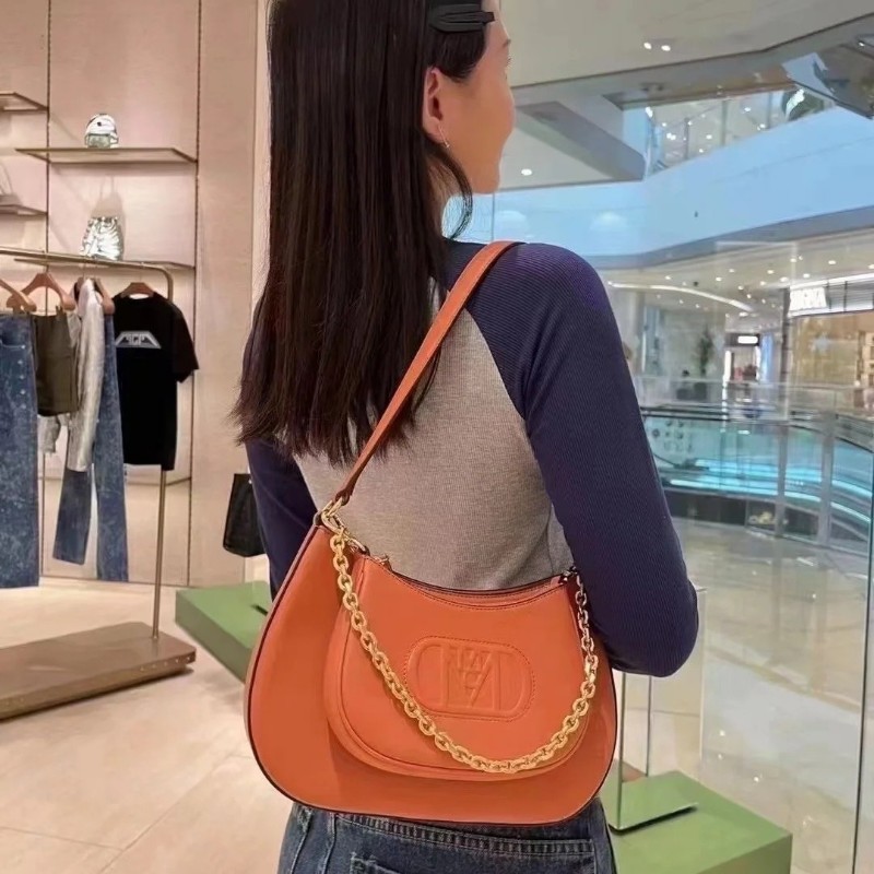 MCM  Travia 焦糖色腋下包 ♥(｡￫v￩｡)♥秒殺價-5