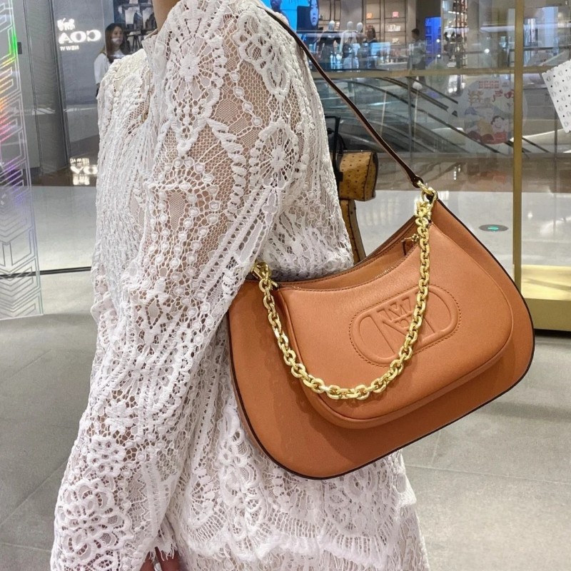 MCM  Travia 焦糖色腋下包 ♥(｡￫v￩｡)♥秒殺價-6