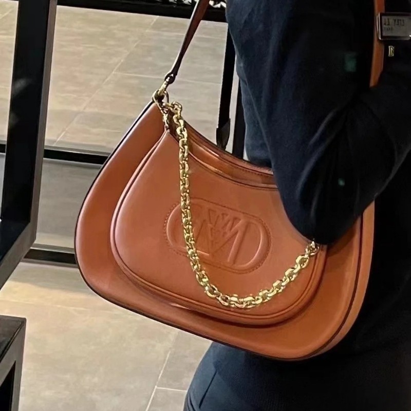 MCM  Travia 焦糖色腋下包 ♥(｡￫v￩｡)♥秒殺價-8