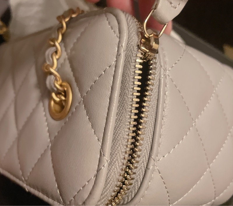 稀有保值款 Chanel灰色金球長盒子 包的logo膜在未撕-4