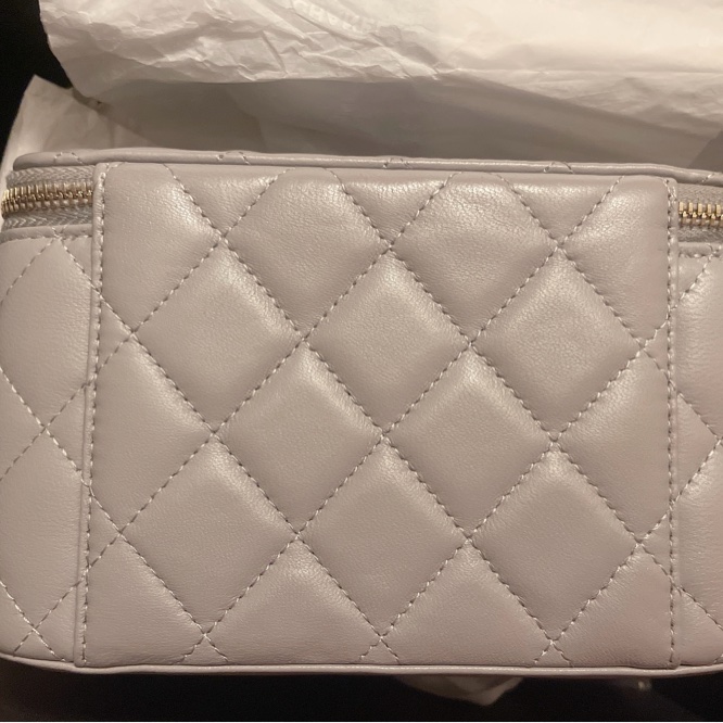稀有保值款 Chanel灰色金球長盒子 包的logo膜在未撕-6