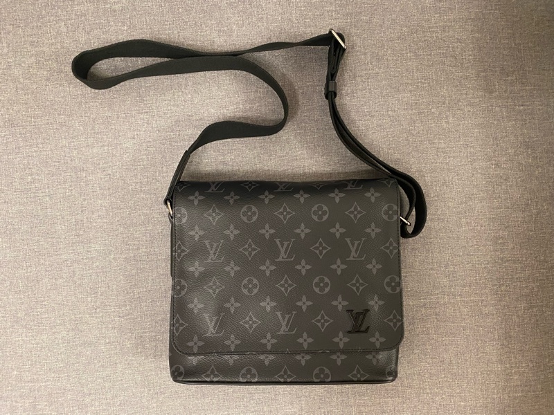 Louis Vuitton LV men’s monogram District Messenger bag 老花斜背包-0