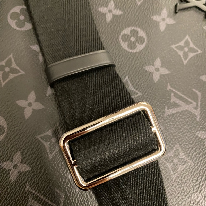 Louis Vuitton LV men’s monogram District Messenger bag 老花斜背包-4