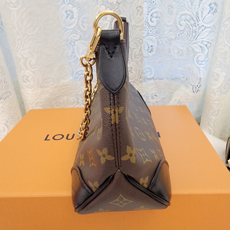 ❤️LV 黑色牛角包-近新閒置品-9