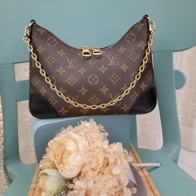 ❤️LV 黑色牛角包-近新閒置品-2