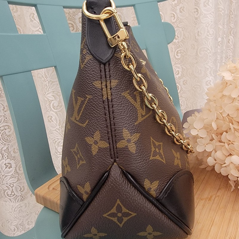 ❤️LV 黑色牛角包-近新閒置品-7
