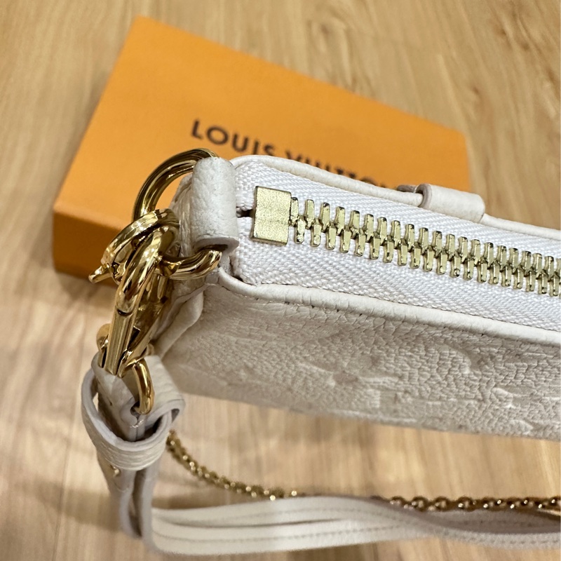 lv easy pouch 仙女包包（售出）-4