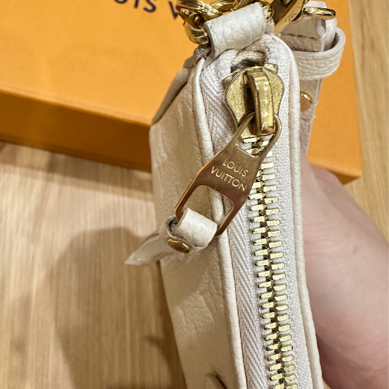 lv easy pouch 仙女包包（售出）-5