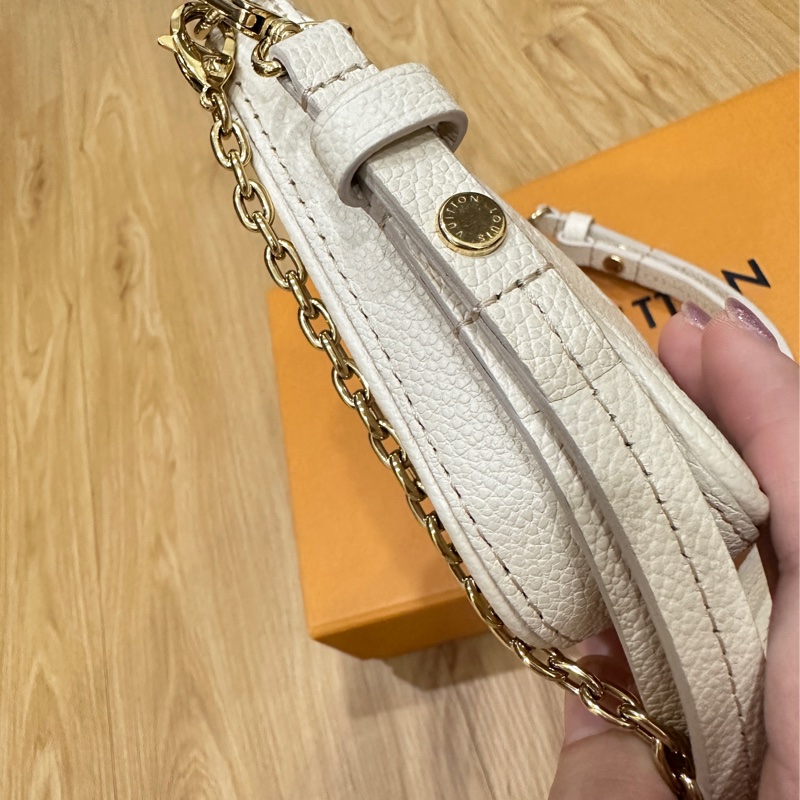 lv easy pouch 仙女包包（售出）-12