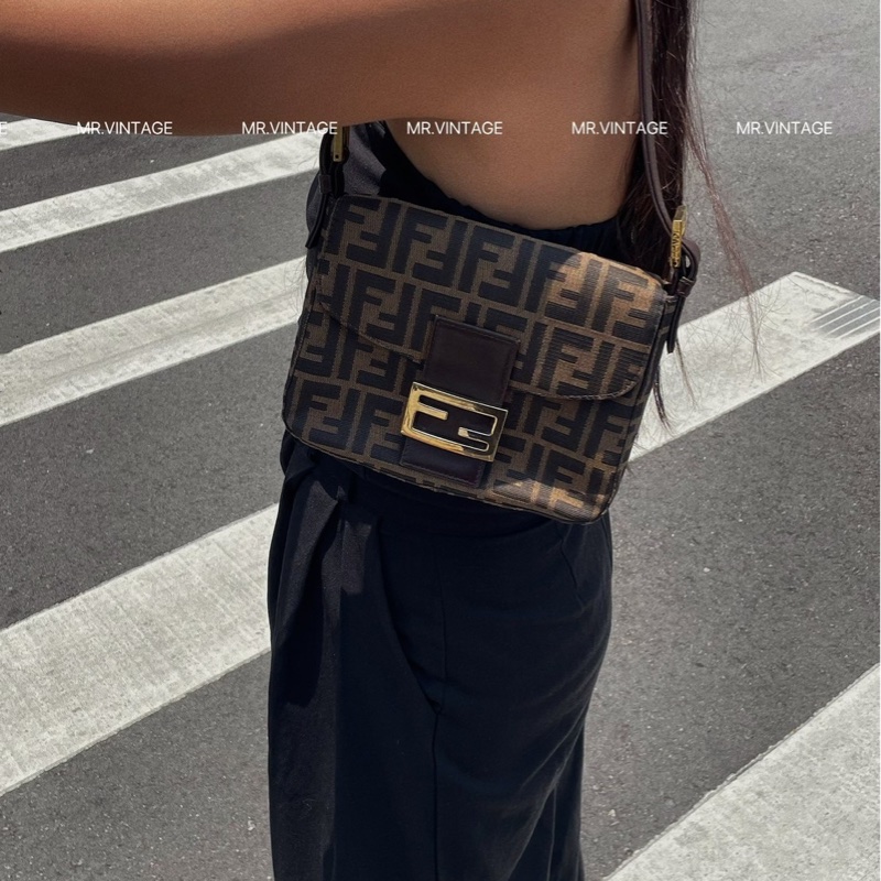 Fendi老花小方包-0