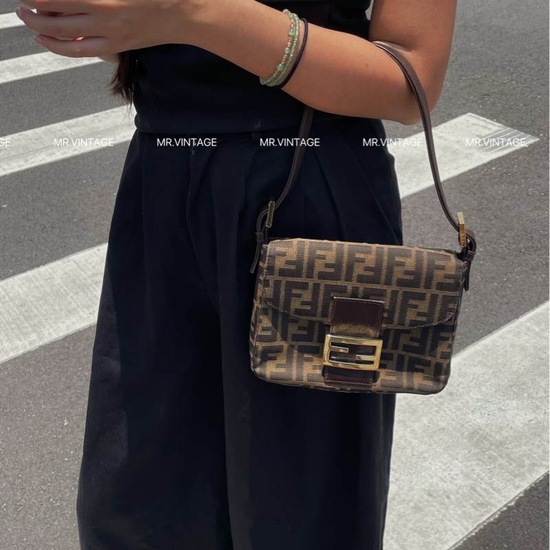 Fendi老花小方包-1