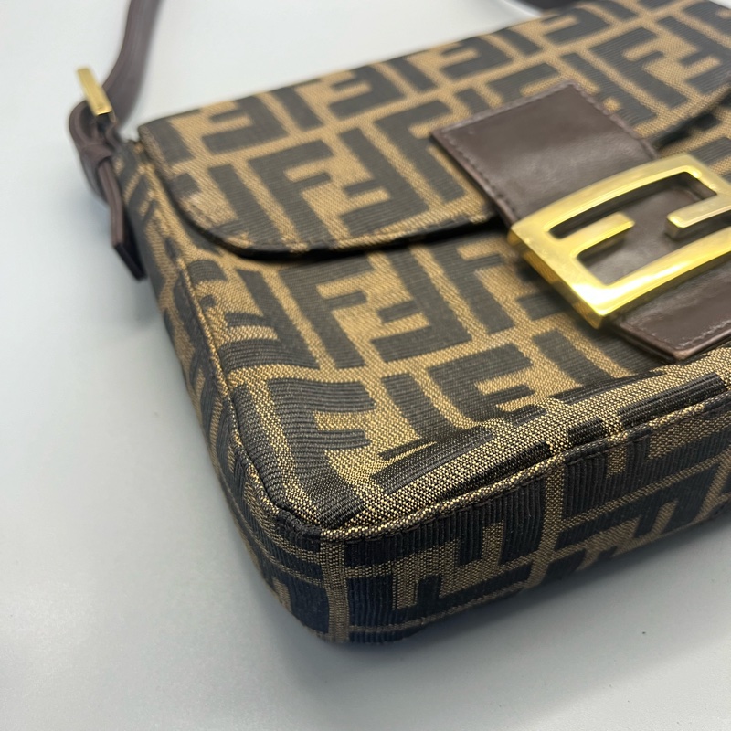 Fendi老花小方包-3