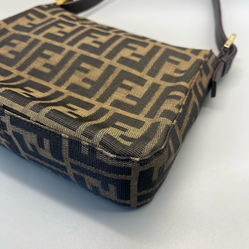 Fendi老花小方包-6
