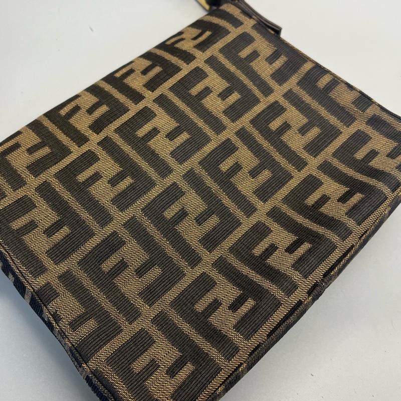 Fendi老花小方包-14