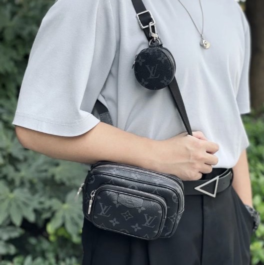 LV Outdoor 黑色 老花 皮革 雙層 拉鍊 斜挎 迷你 隨身包 胸口包 M30755-7