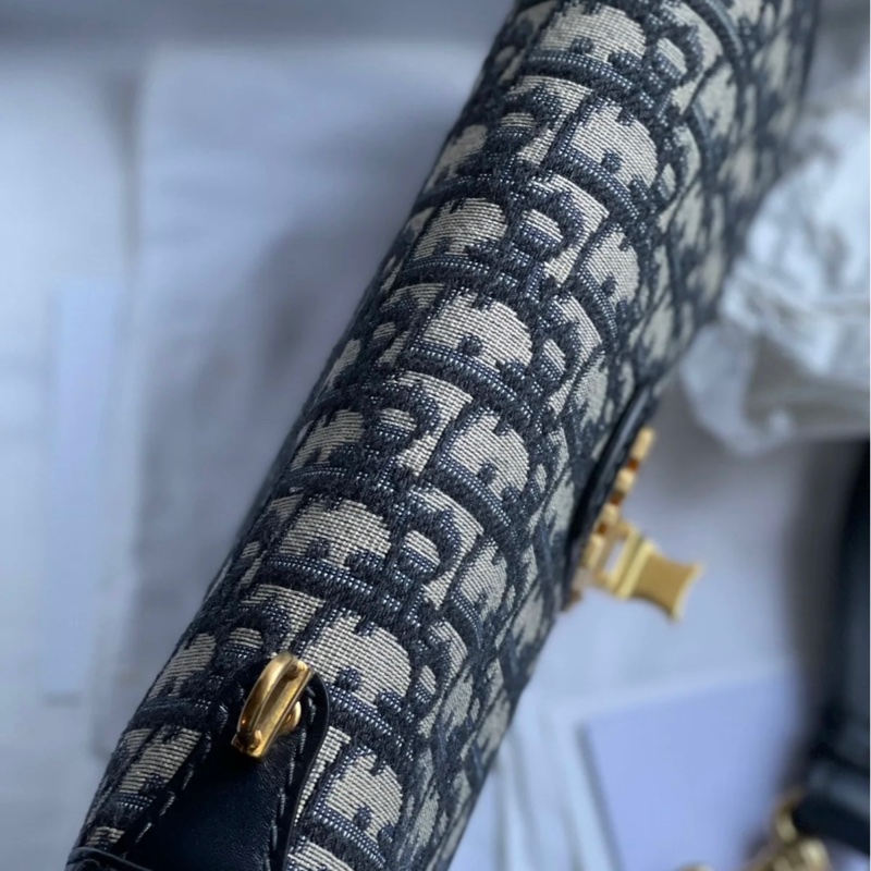 【哥吉拉精品時尚】Dior 老花郵差包 （誠可議🔪勿擾）-14