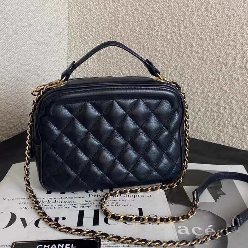 Chanel 26開 手提 斜背 相機包 前後夾層-1