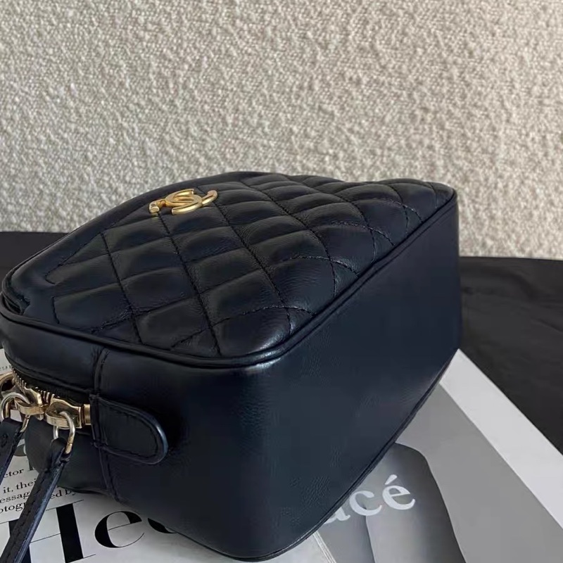 Chanel 26開 手提 斜背 相機包 前後夾層-2