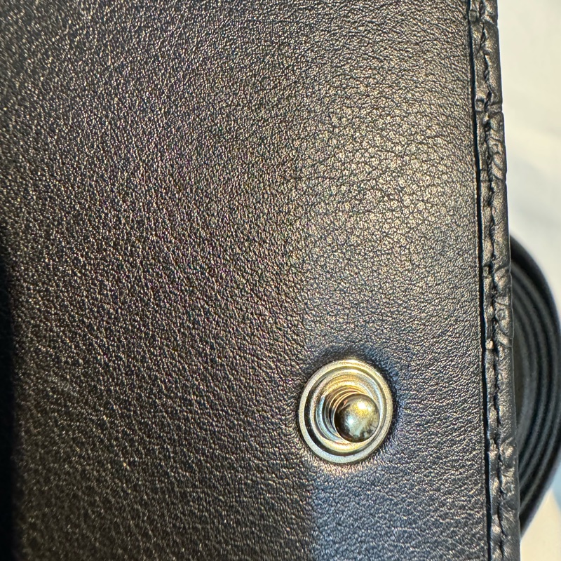 GUCCI經典標誌印花細緻牛皮質感絕佳 可拆斜背式中長夾WOC-12