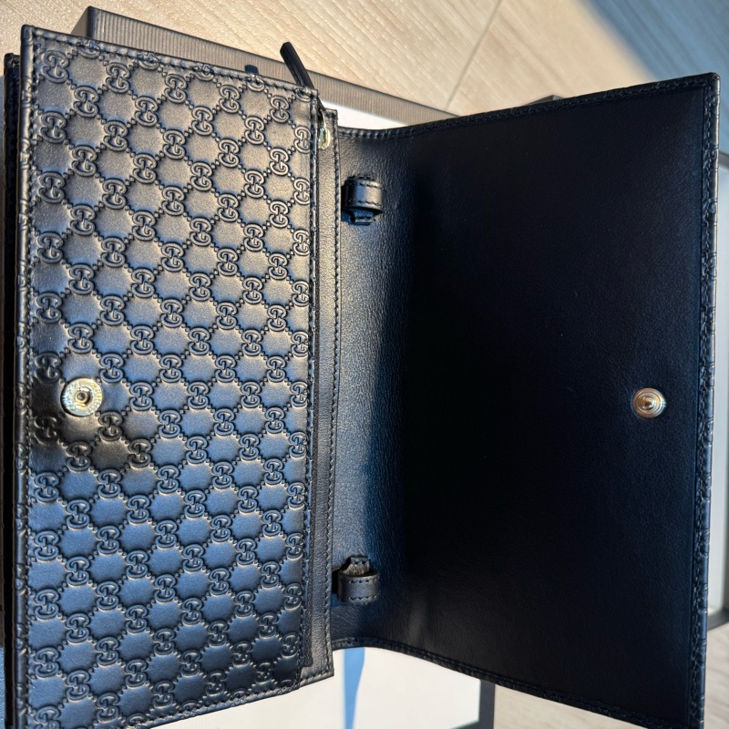 GUCCI經典標誌印花細緻牛皮質感絕佳 可拆斜背式中長夾WOC-27