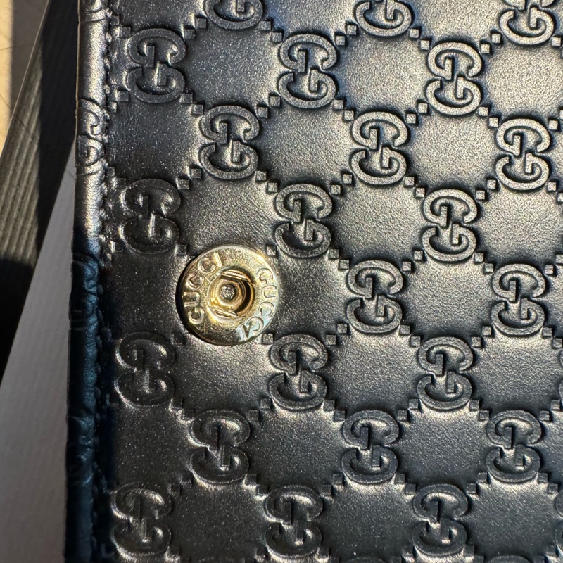 GUCCI經典標誌印花細緻牛皮質感絕佳 可拆斜背式中長夾WOC-33